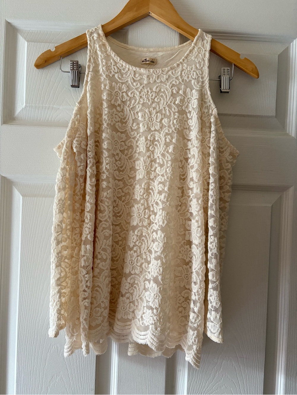 Hollister Cream Lace Cold-Shoulder 3/4 Sleeve